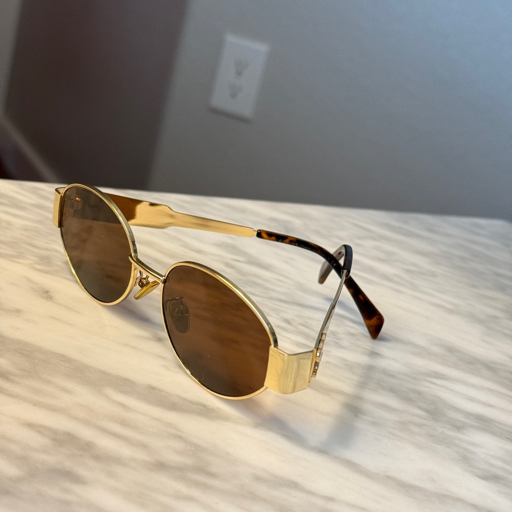 Jewelery Bundle | Oval Sunglasses & Gold Hoop Earrings Jewelry Lot - Picture 10 of 12